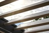 Detailaufnahme eines Lamellendachs