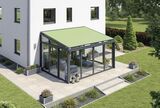 Eine hellgrüne Wintergartenmarkise