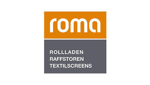 Logo mit einem horizontal geteilten Quadrat. Die obere Hälfte ist orange und trägt in weißen Kleinbuchstaben den Schriftzug „Roma“. Die untere Hälfte ist grau und trägt in weißen Großbuchstaben den Schriftzug „ROLLLADEN RAFFSTOREN TEXTILSCREENS“.